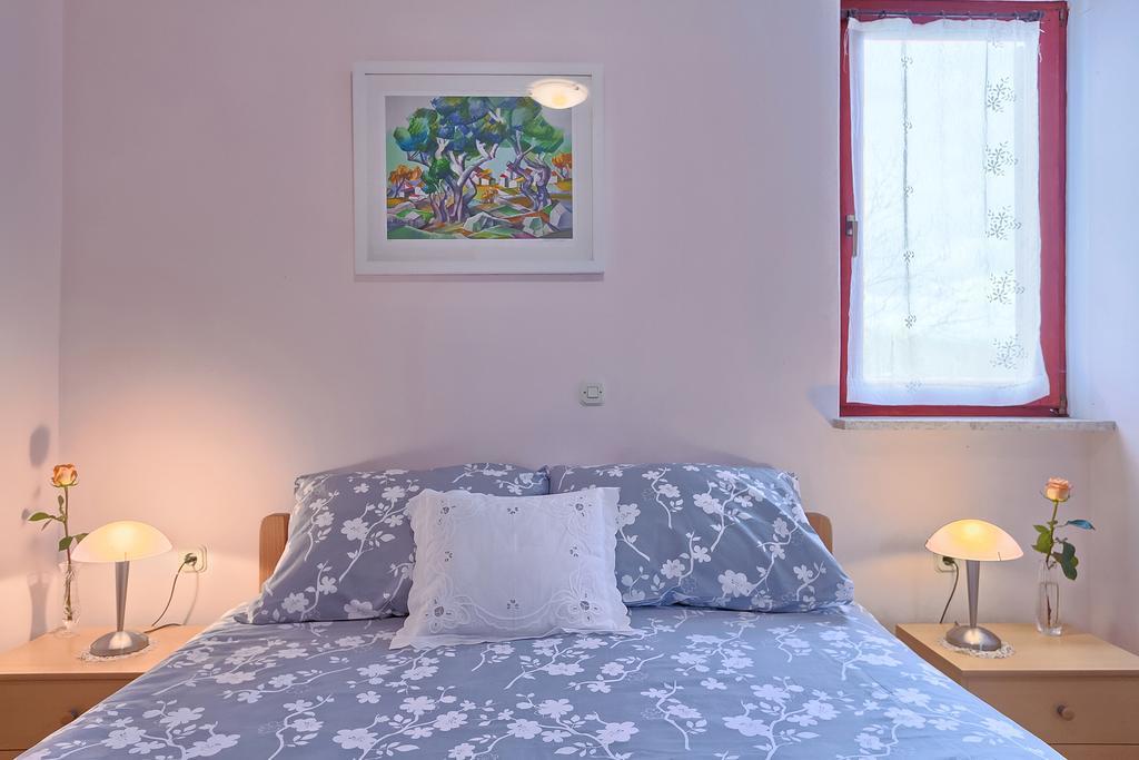 Apartments Valoda Nedescina Exterior photo