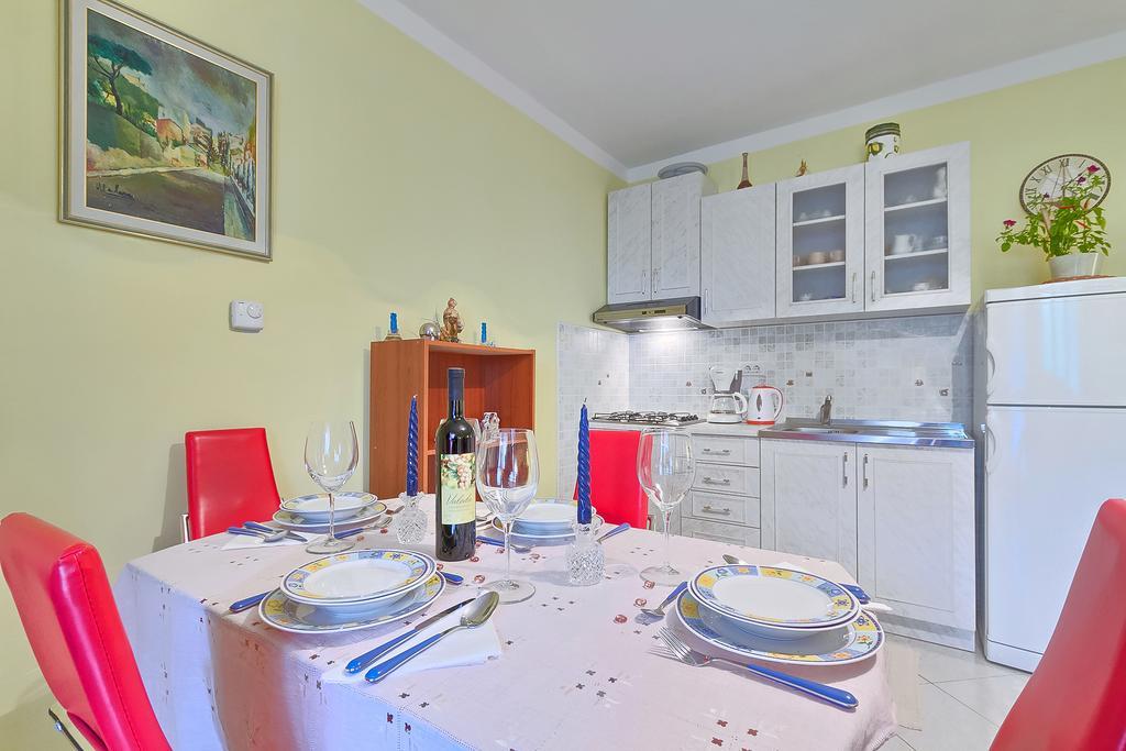 Apartments Valoda Nedescina Exterior photo