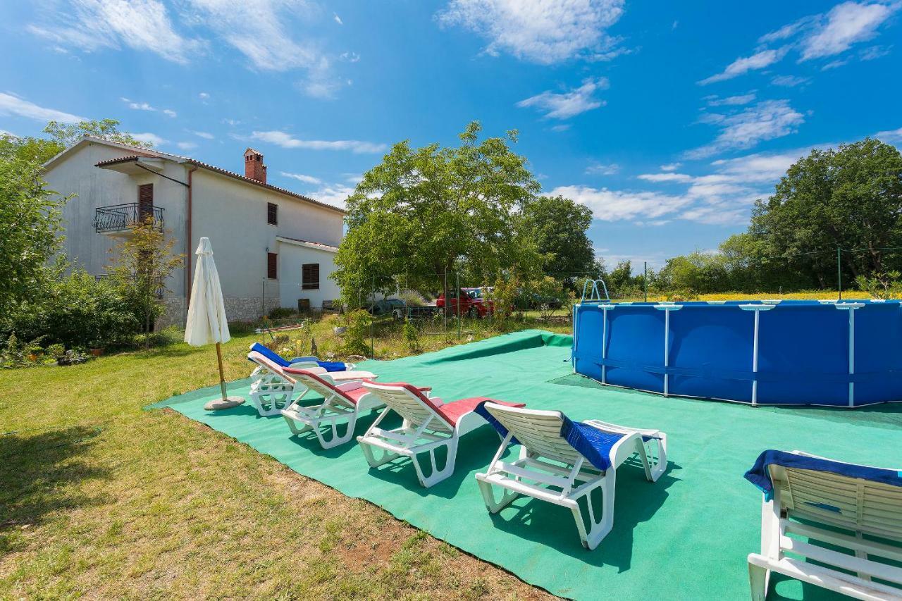 Apartments Valoda Nedescina Exterior photo