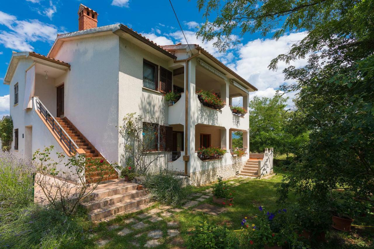 Apartments Valoda Nedescina Exterior photo